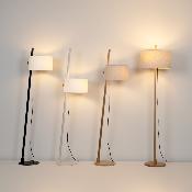Lámpara LINOOD de pie estilo nórdico inclinada roble y lino